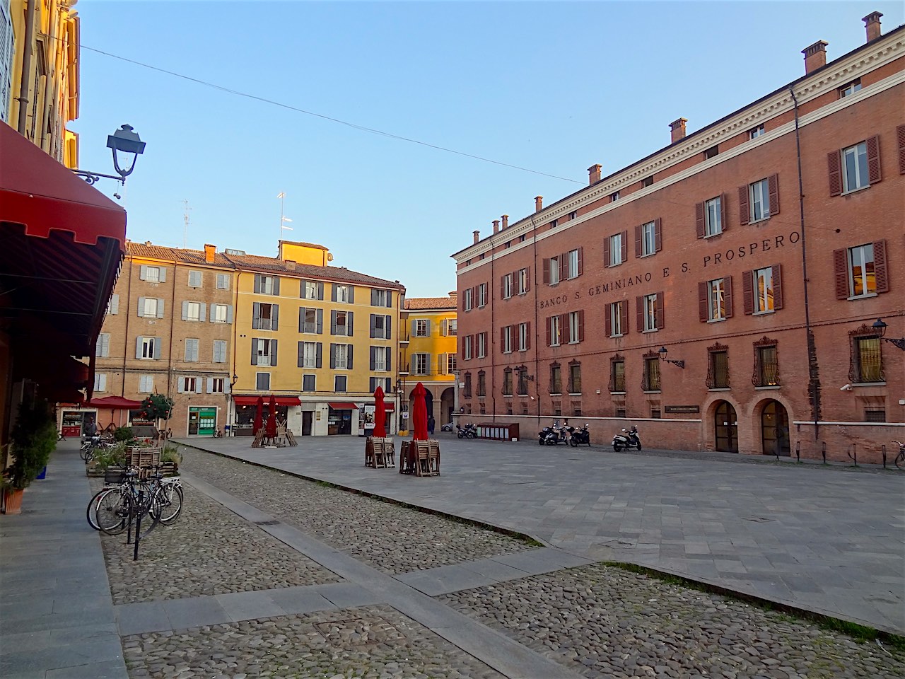 piazza XX Settembre à Modène