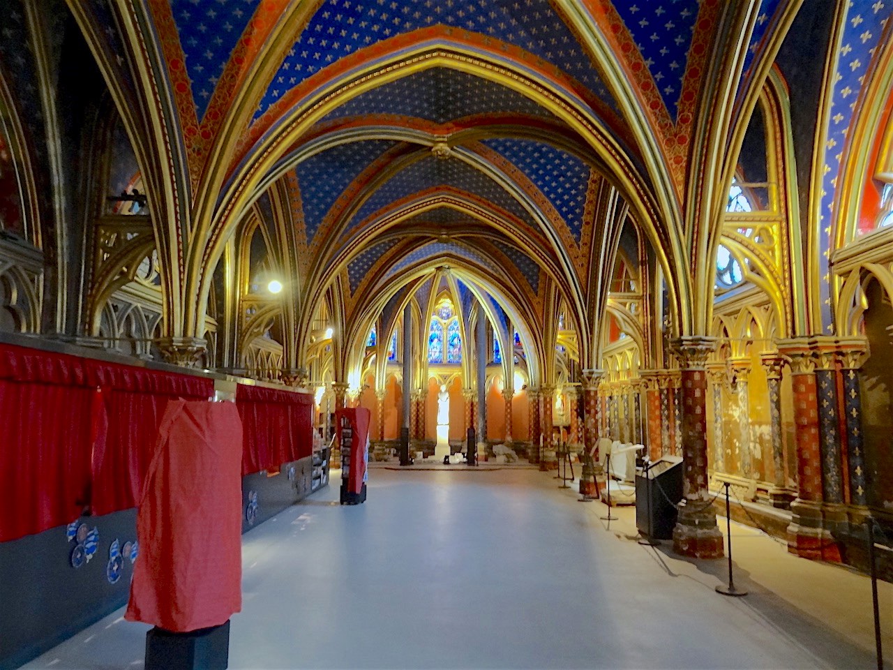 Chapelle basse de la Sainte-Chapelle à Paris