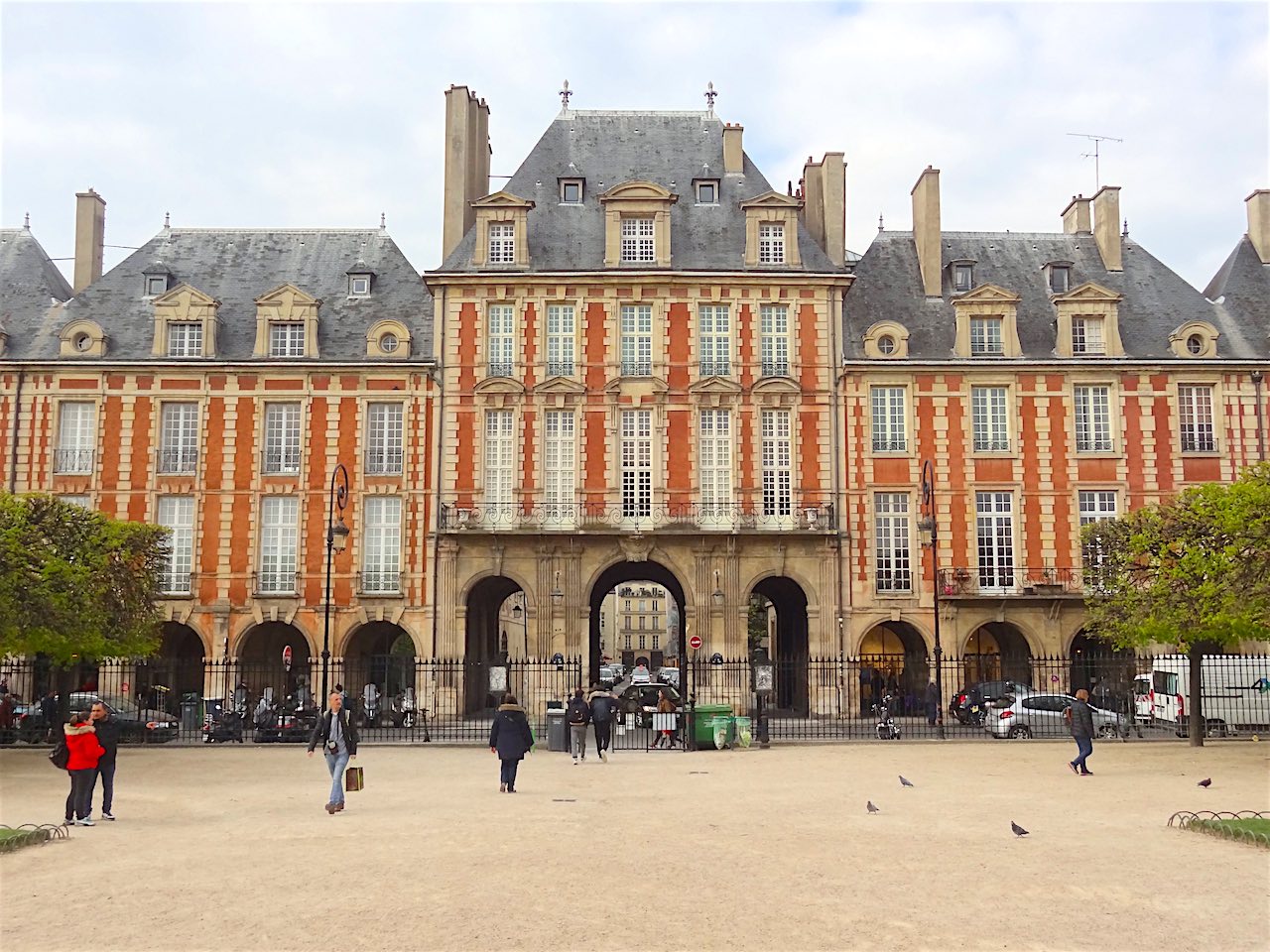 pavillon de la Reine place des Vosges