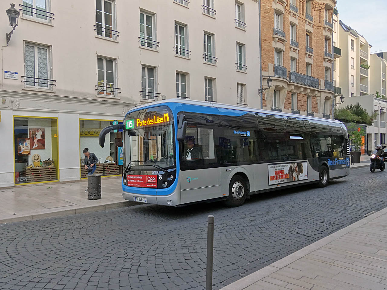 Le bus RATP 115 à Vincennes