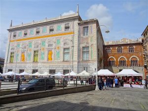 piazza Caricamento et palais saint-georges à Gênes