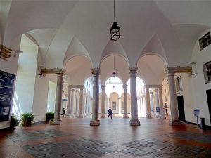 cour du palais ducal de Gênes