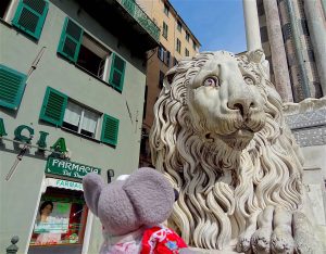 lion de la cathédrale San Lorenzo à Gênes