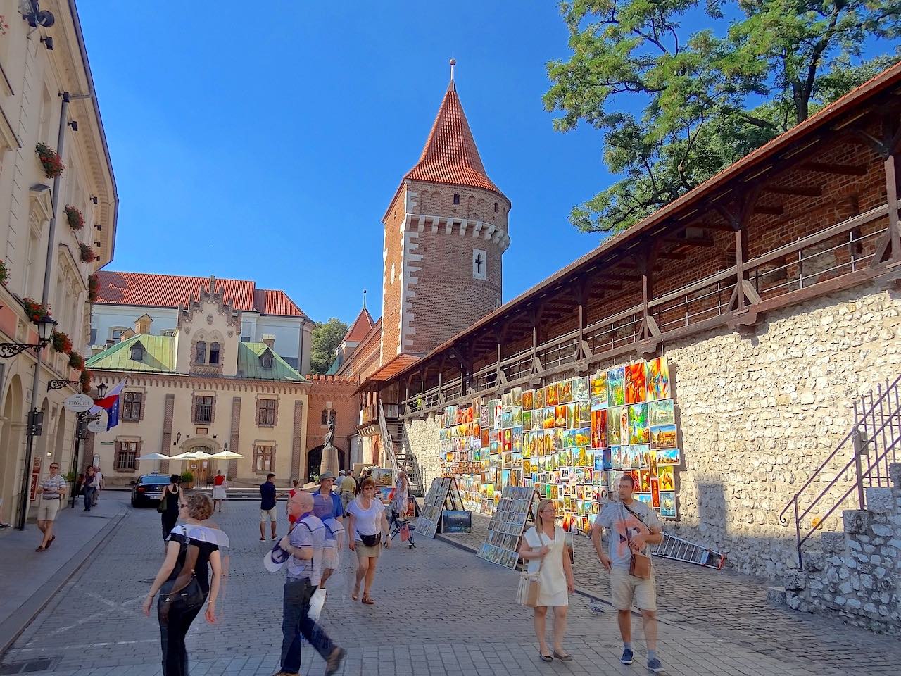 remparts et palais à Cracovie