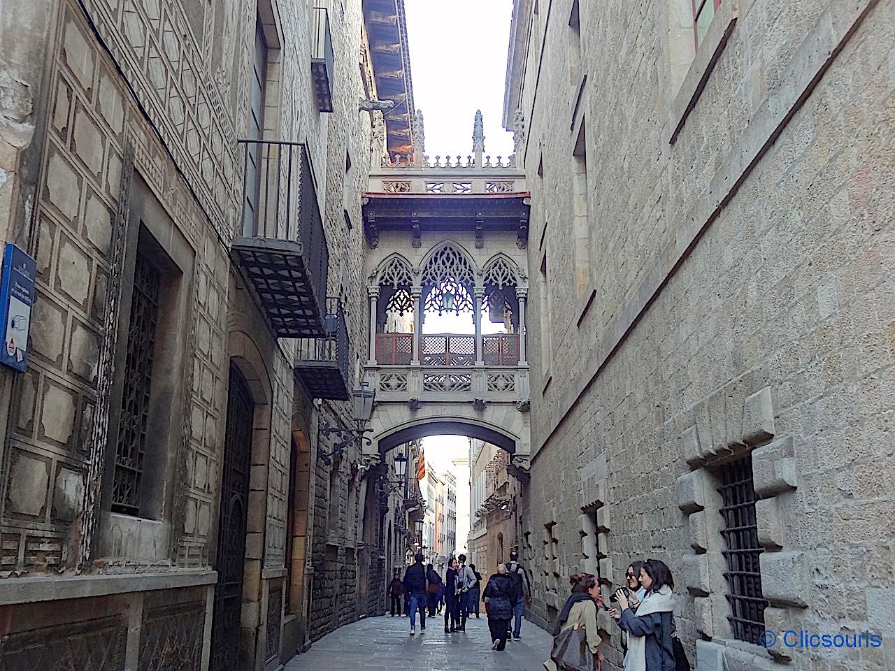 carrer del bisbe Barcelone