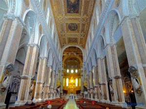 la nef du Duomo de Naples