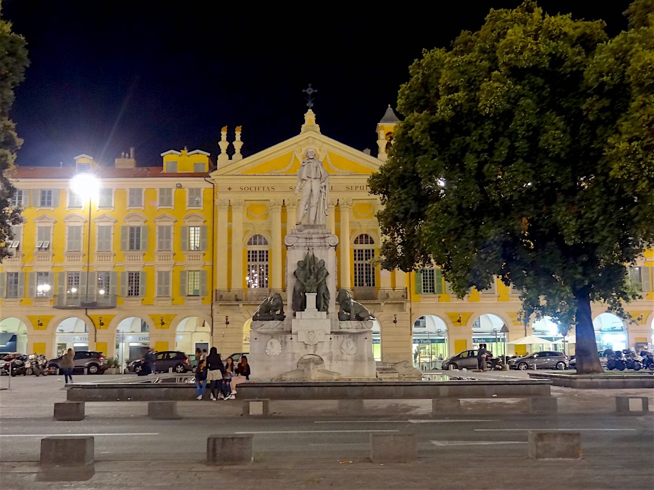 place Garibaldi de nuit