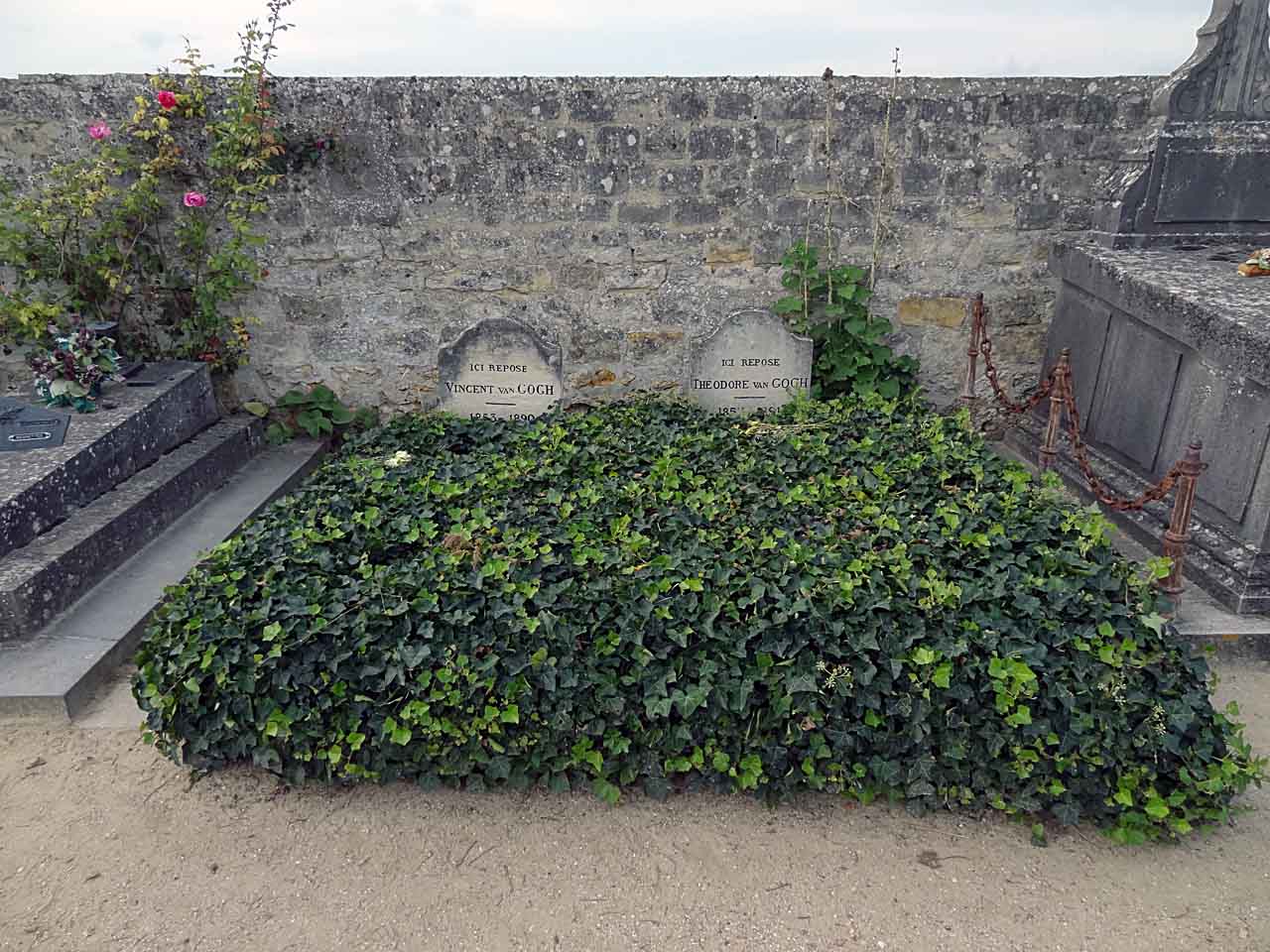 Tombes de Vincent et Théo Van Gogh au cimetière d'Auvers-sur-Oise