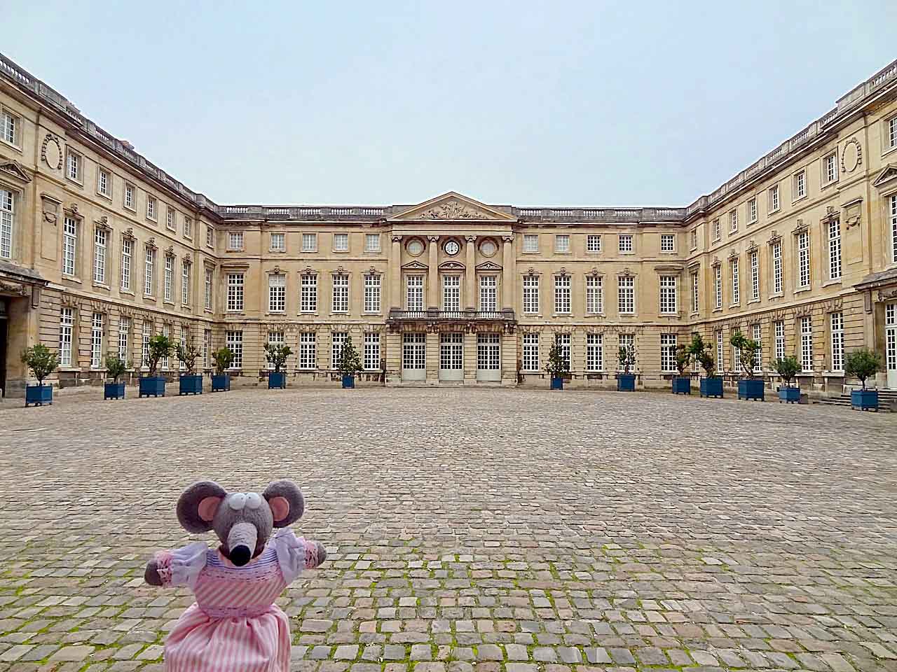 Cour du palais de Compiègne
