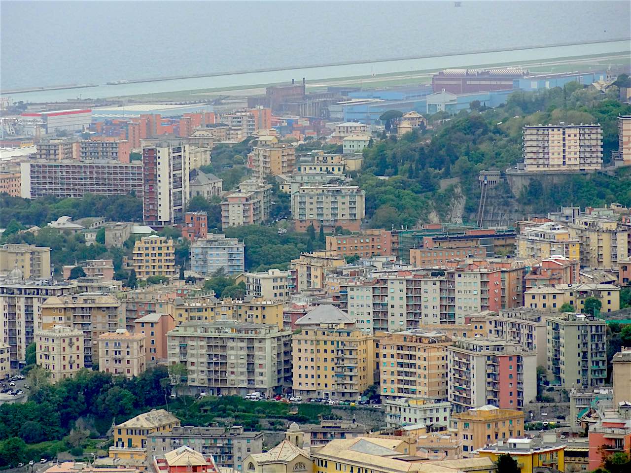 immeubles modernes de Gênes