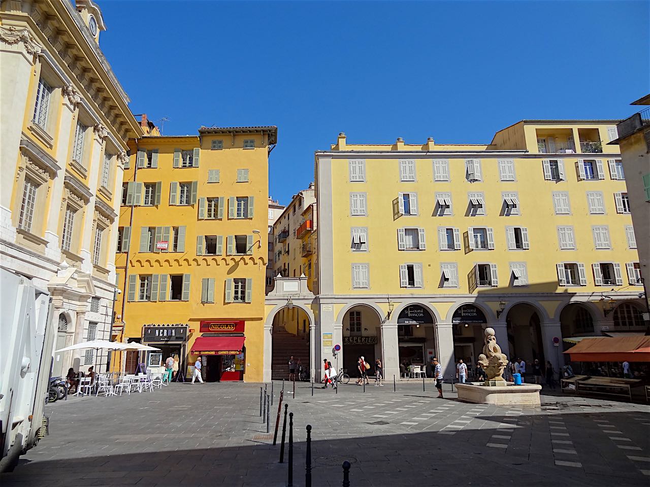 place Saint-François à Nice