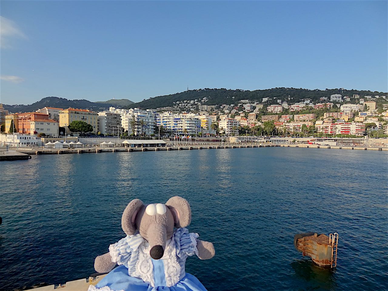 vue depuis la promenade du phare à Nice
