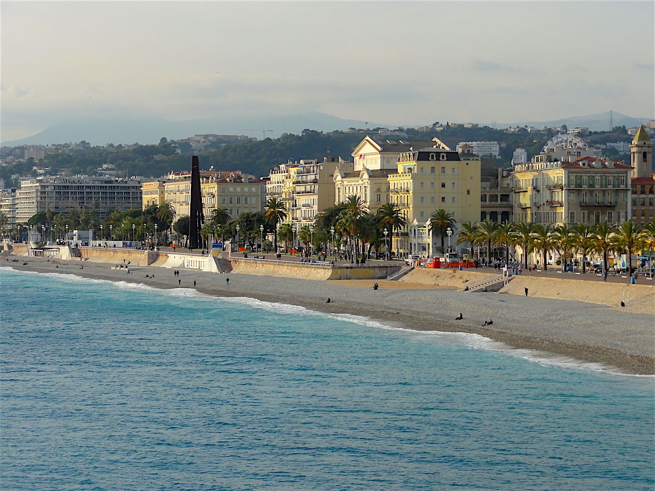 vue sur le quai des Etats-Unis et la Promenade des Anglais à Nice