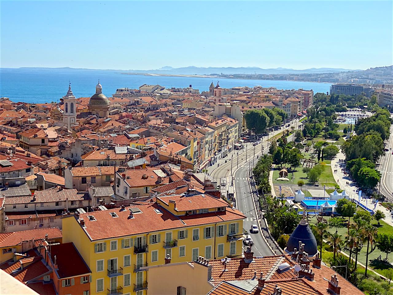 Vieux Nice et Promenade du Paillon vus depuis la tour Saint François