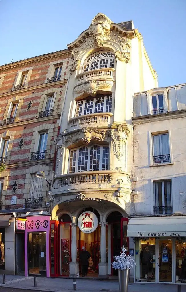 immeuble rococo rue Général de Gaulle à Enghien