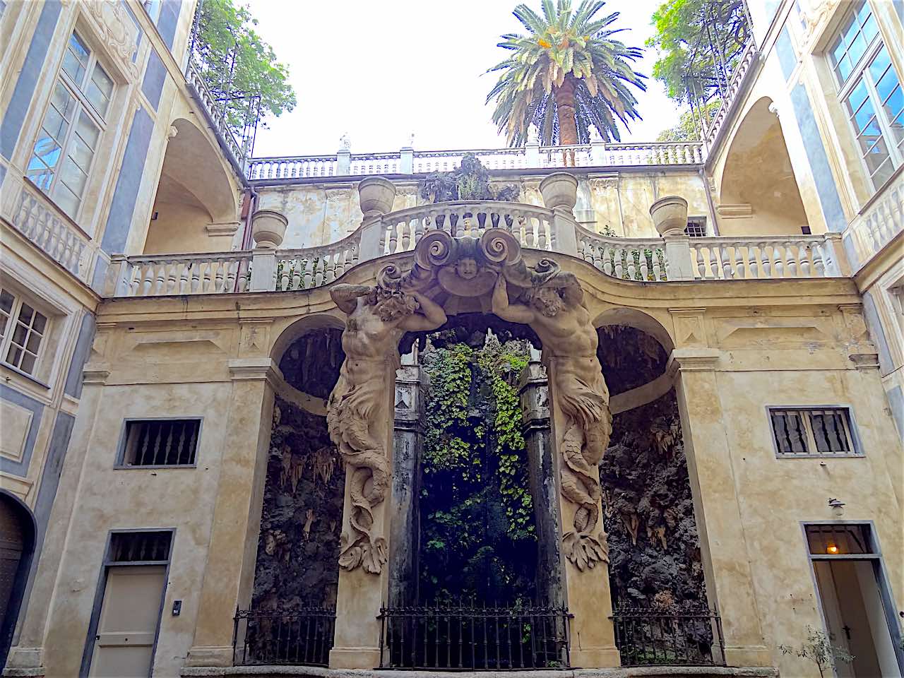 cour intérieure du palais du Podesta de Gênes