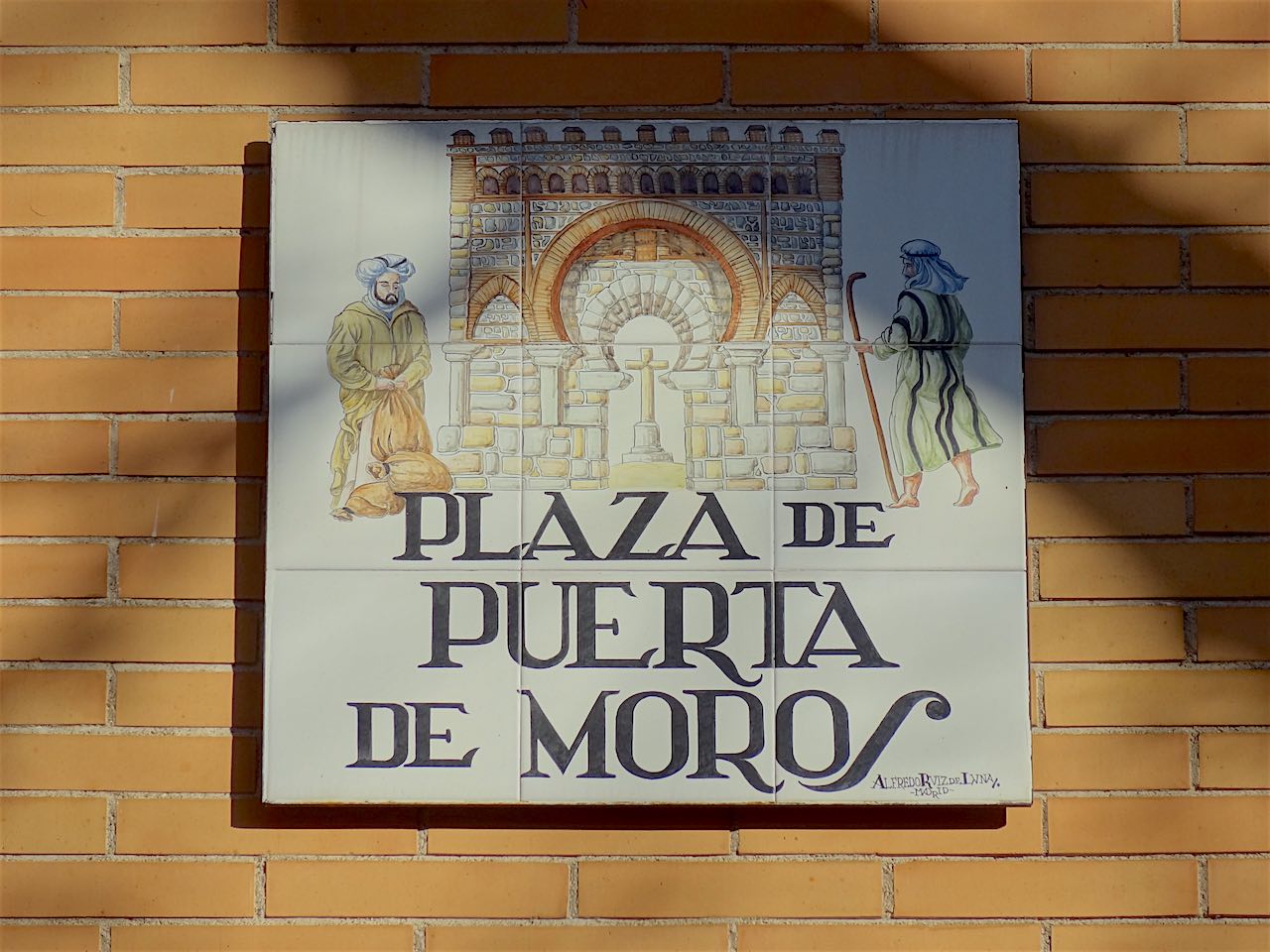 plaque de la plaza de puerta de moros à Madrid