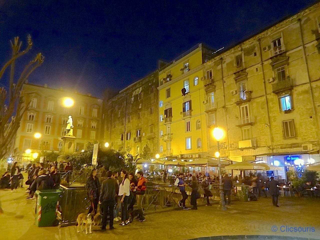 piazza Bellini de Naples