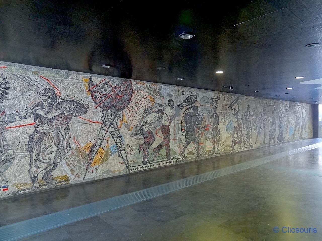 sation de métro Toledo à Naples