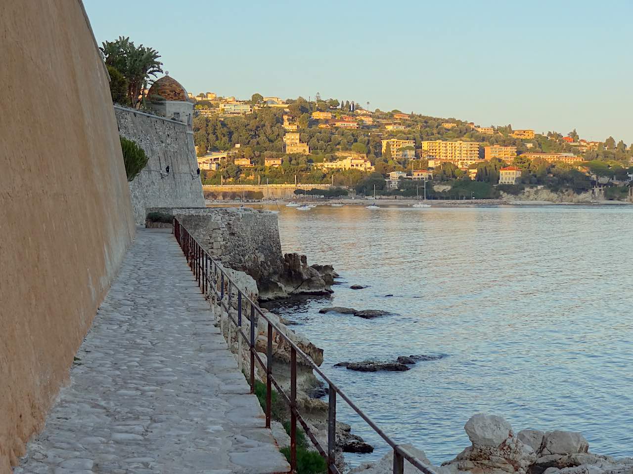 chemin piéton à Villefranche-sur-Mer