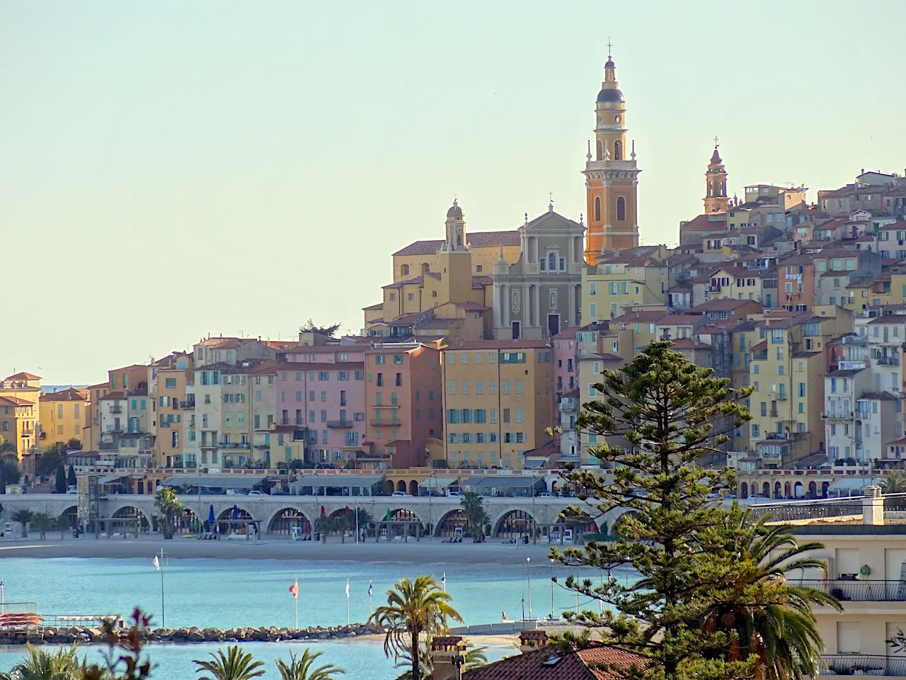 vue sur le vieille ville de menton