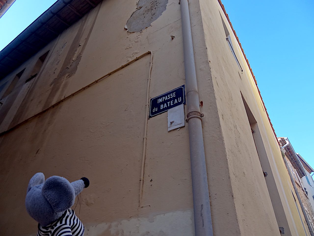 rue du bateau à Antibes