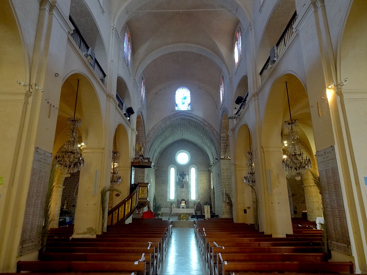intérieur de la cathédrale d'Antibes