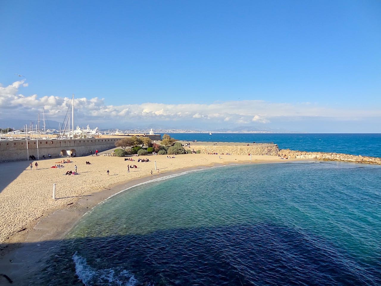 plage de la gravette à Antibes