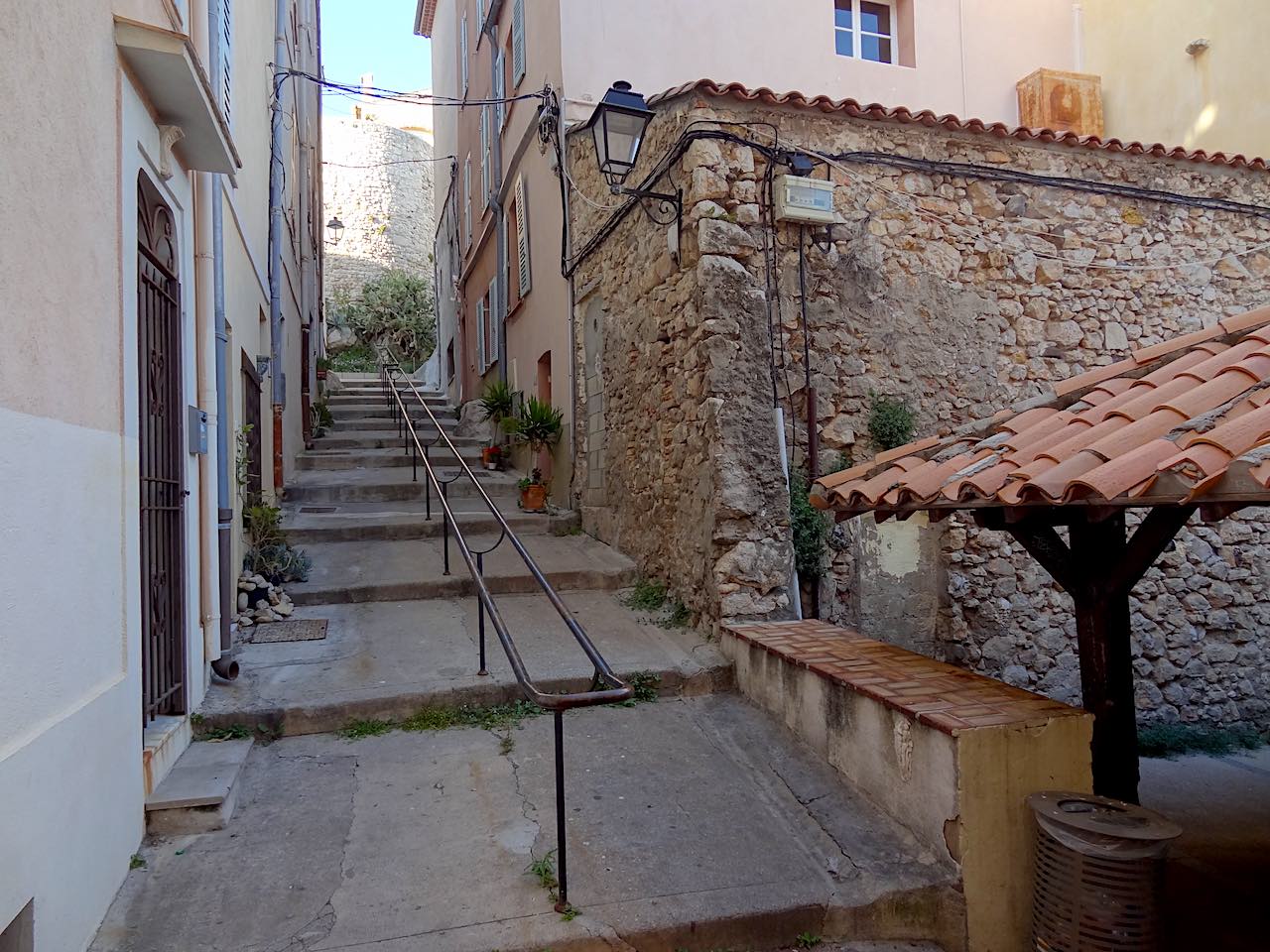 escalier vieil antibes