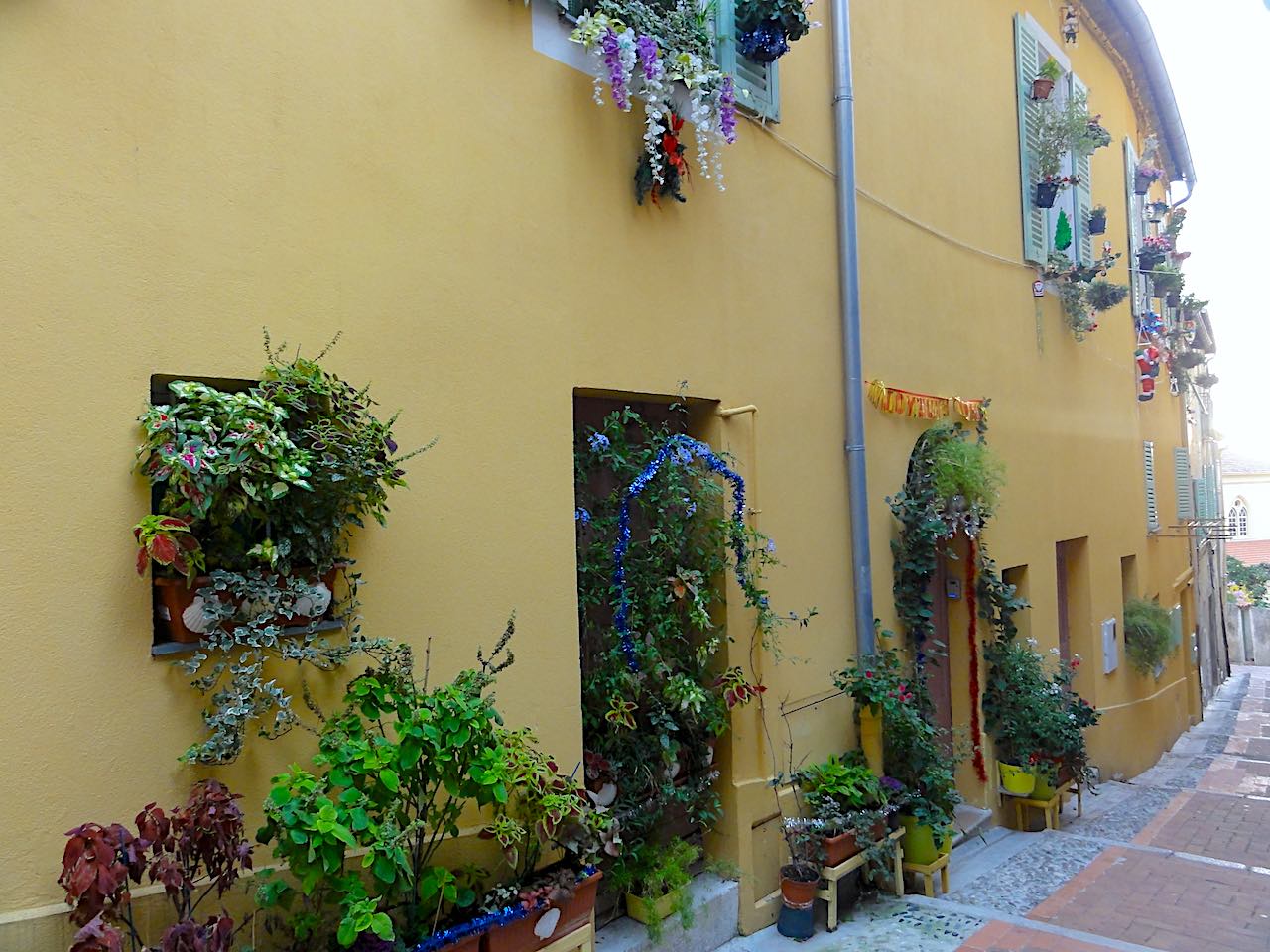 escaliers fleuris à Menton