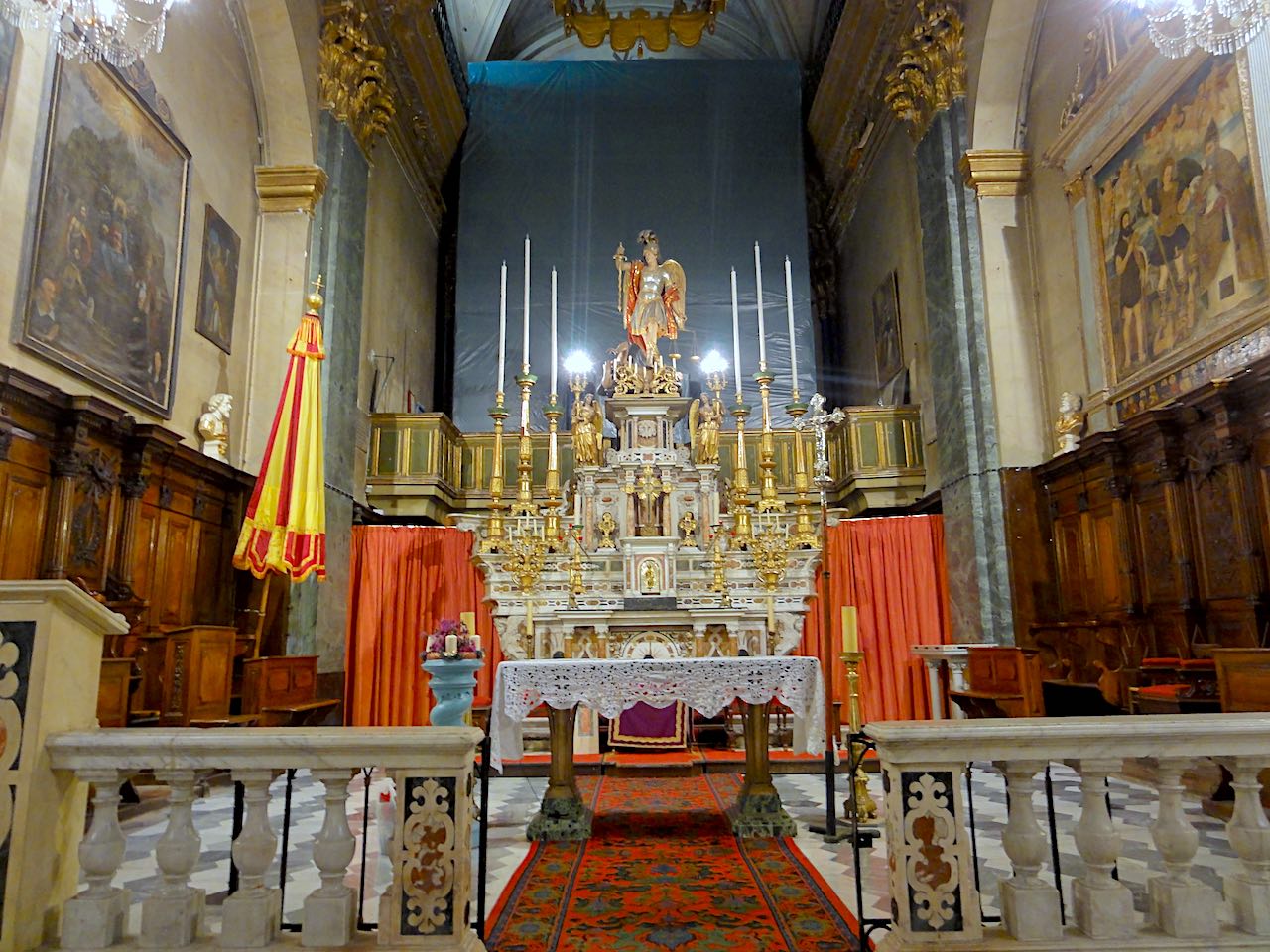 intérieur de la basilique de Menton