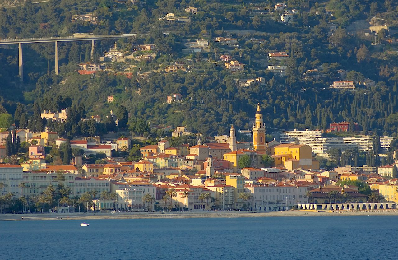 menton vu depuis le cap martin