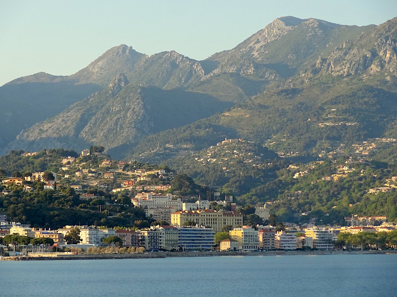 menton vu depuis le cap martin