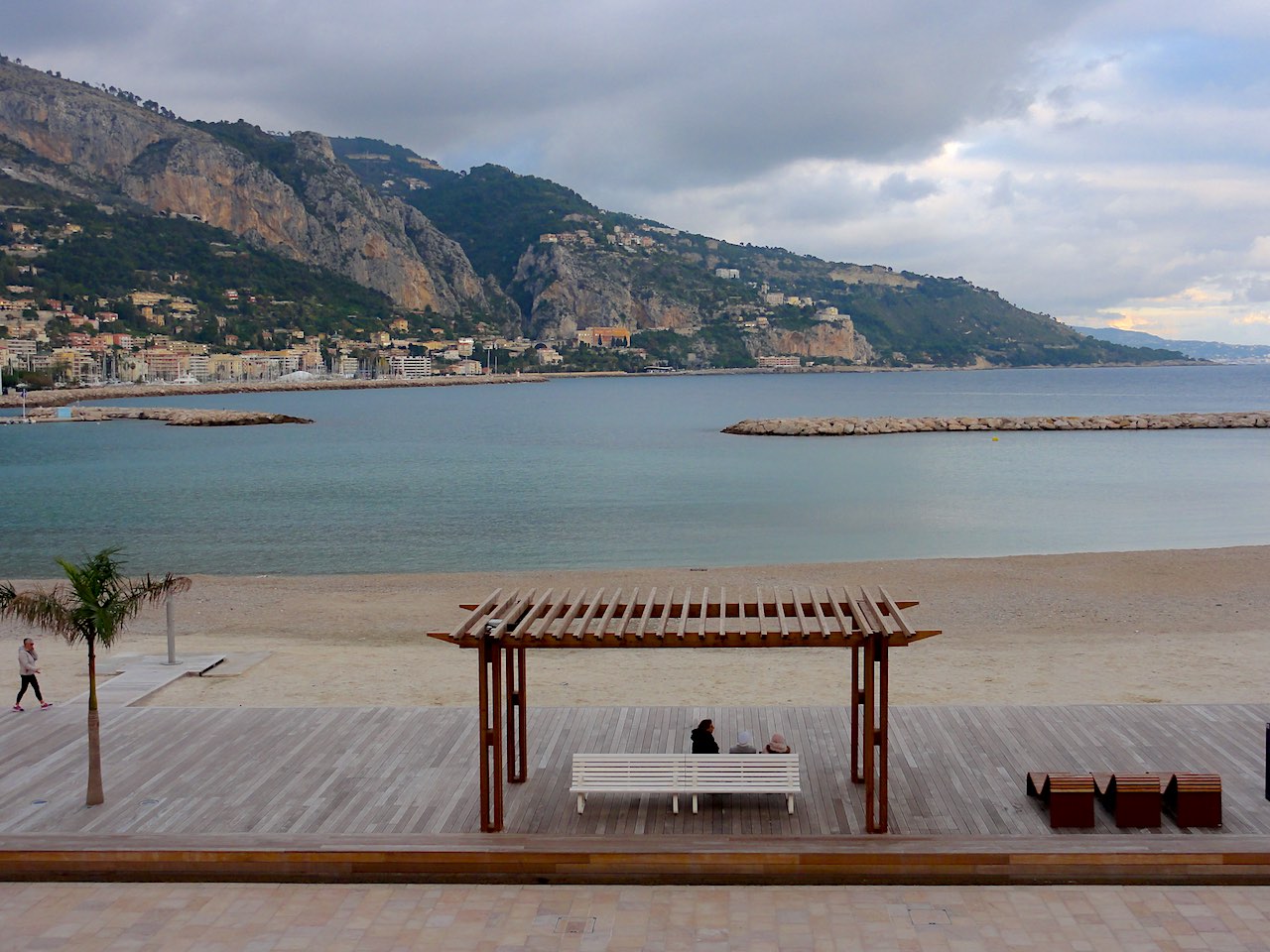 vue sur l'Italie depuis Menton