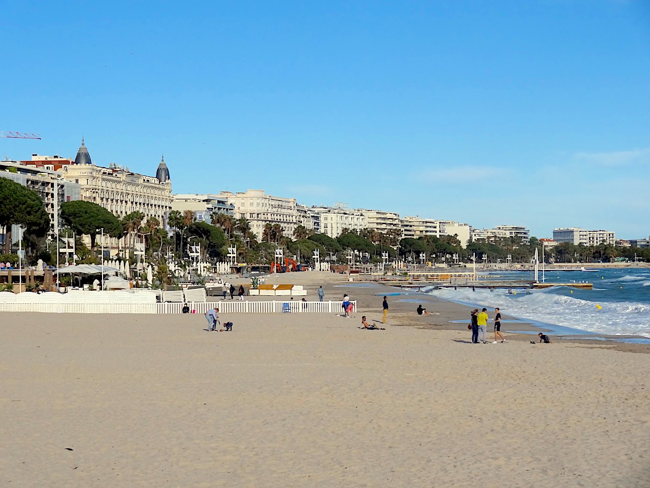 La croisette à Cannes et la plage