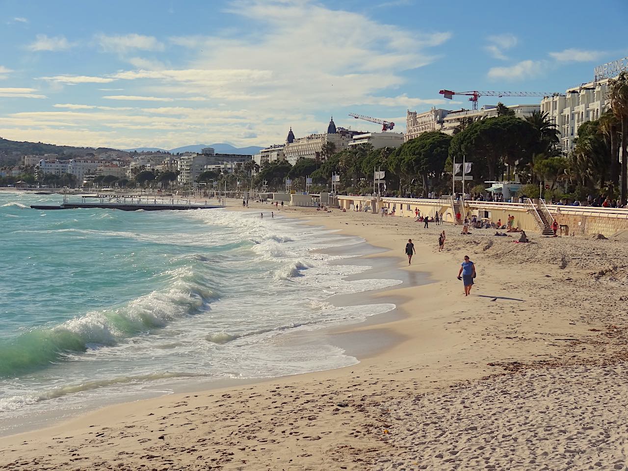 plage le long de la Croisette à Cannes