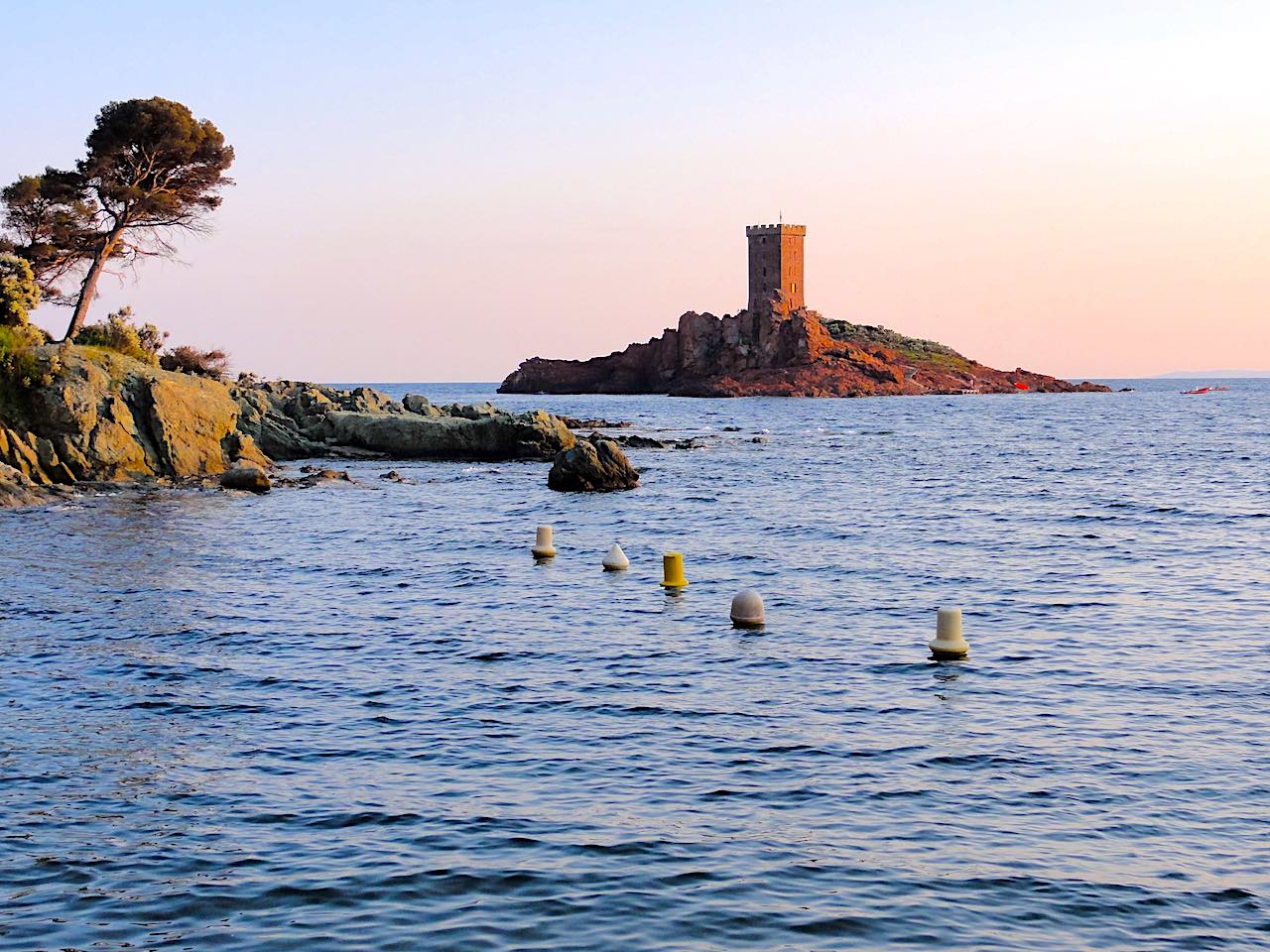 île d'Or, au pied de l'Estérel