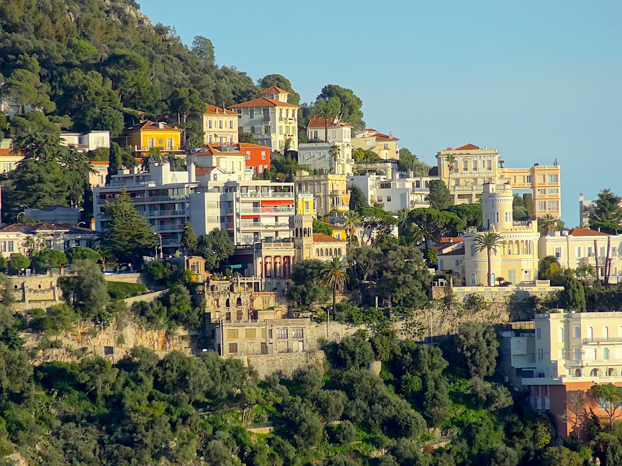 vue sur le mont Boron depuis la colline du château de Nice