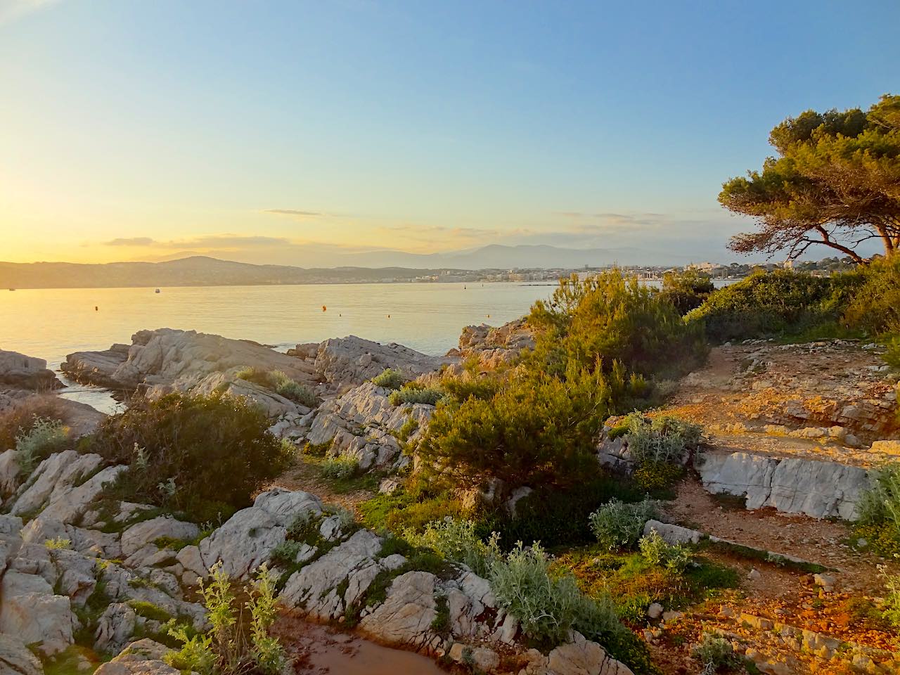 plage ouest cap d'antibes