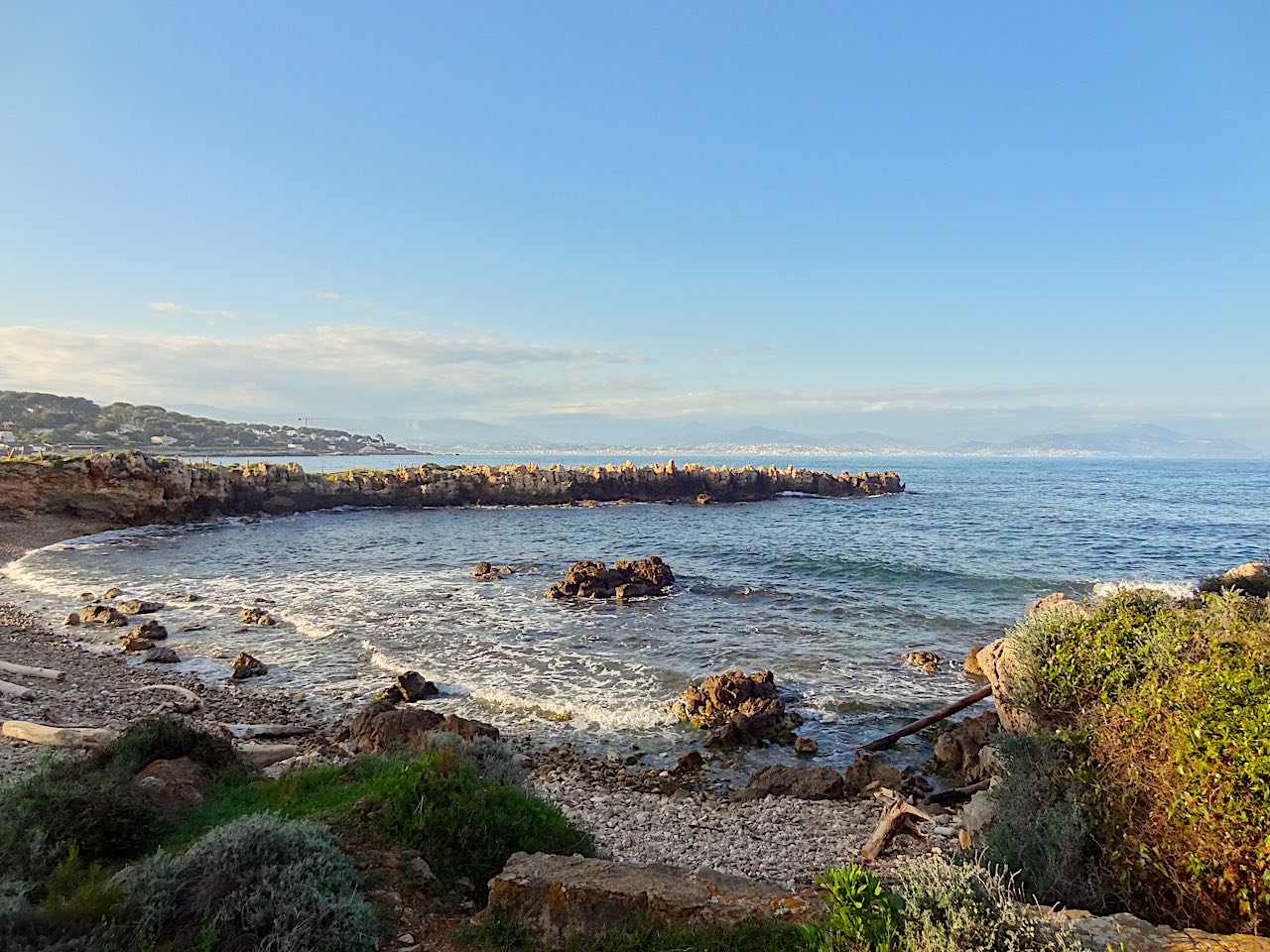 sentier de tire-poil à Antibes