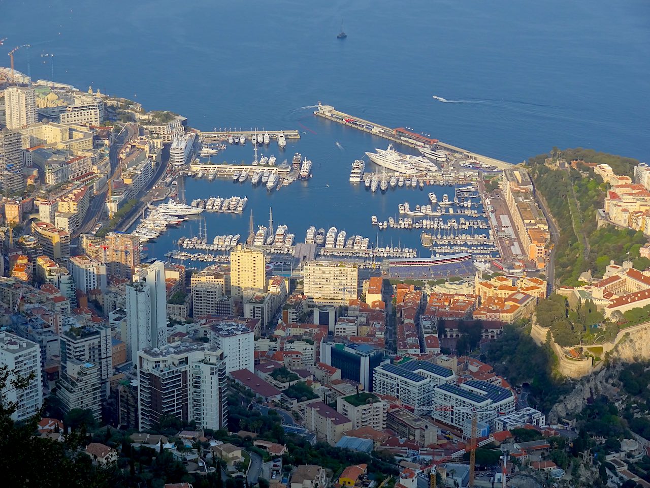 port Hercule vu depuis la Tête de Chien à la Turbie