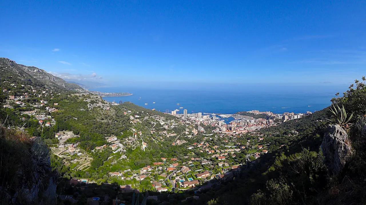 Vue sur Monaco depuis le parc de la Turbie