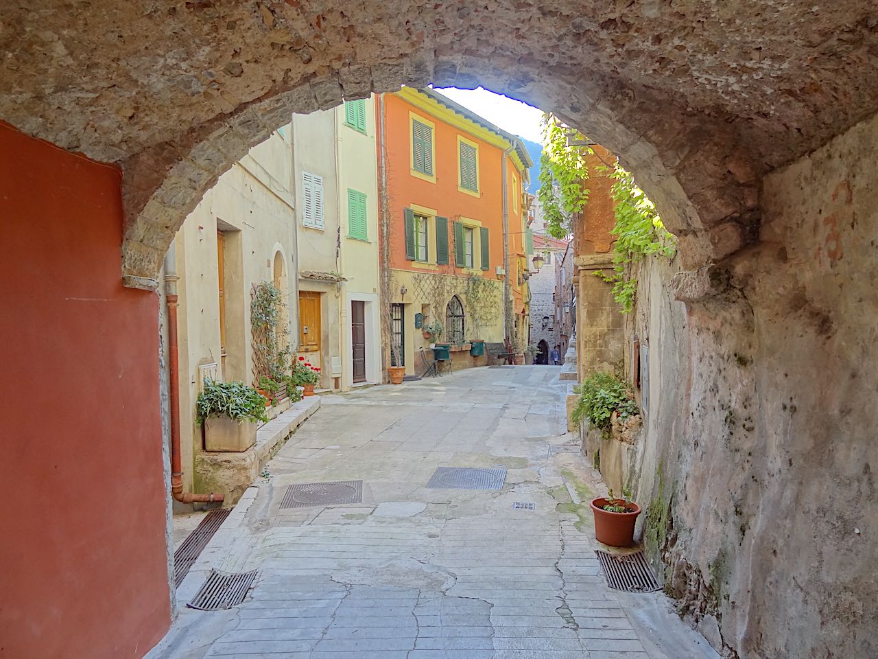 rue de la fontaine à Roquebrune village