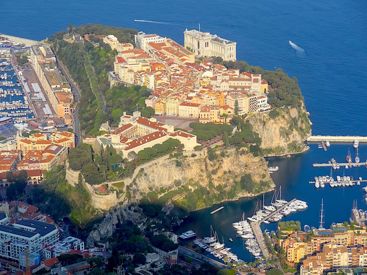 vue sur le rocher de Monaco depuis la Tête de Chien à la Turbie