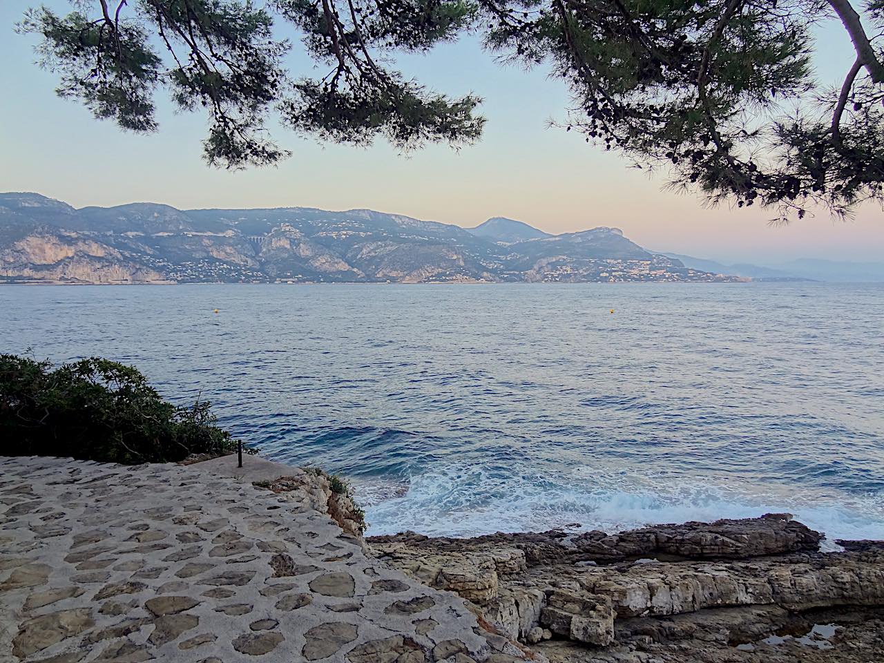 vue depuis la pointe Saint-Hospice à Saint-Jean Cap Ferrat