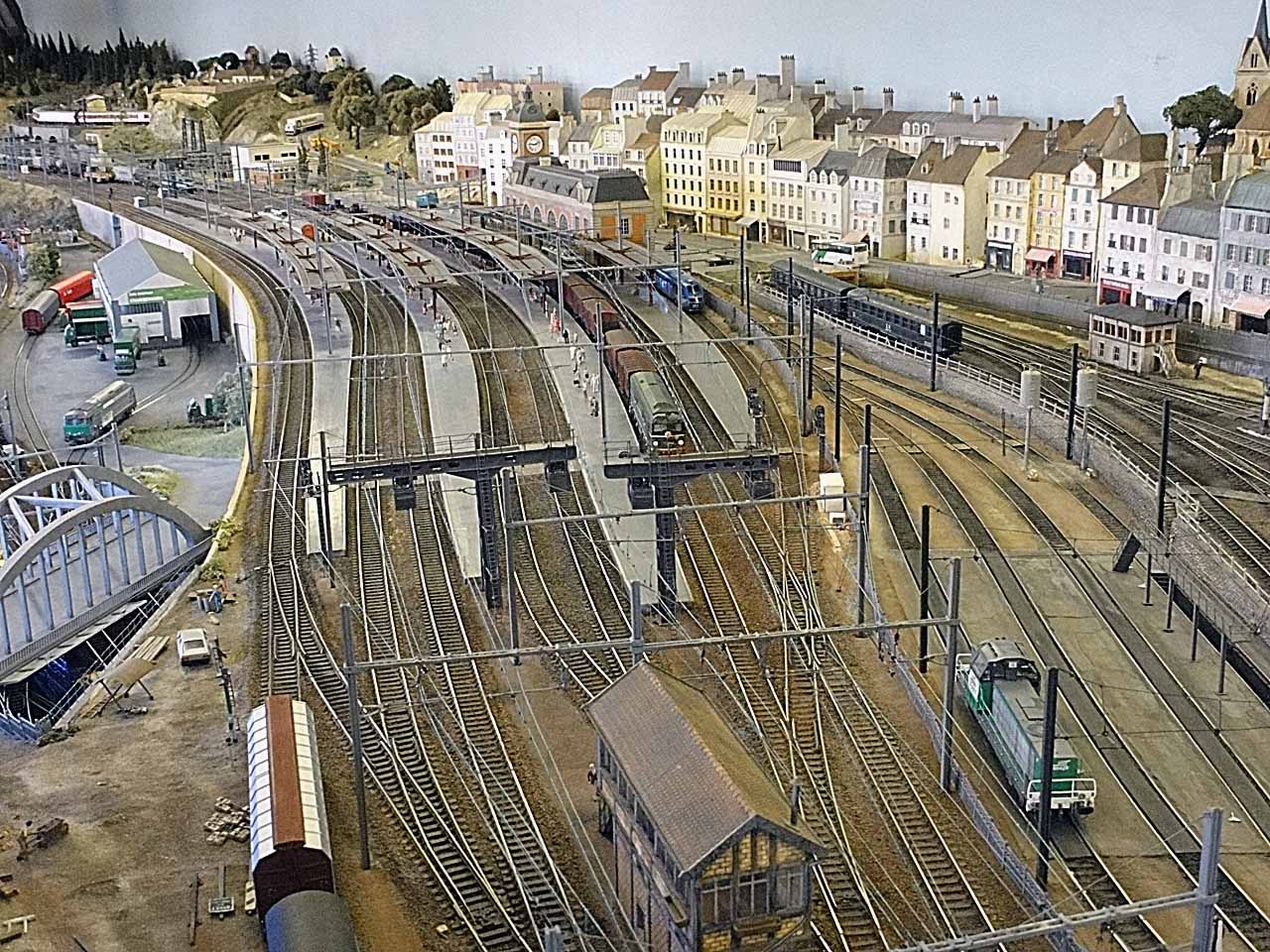 Les trains miniatures du CCAC, en gare de Conflans-Sainte-Honorine
