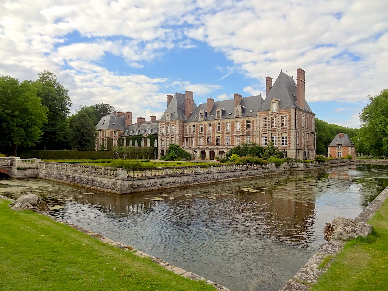 bassin du fer à cheval au parc de Courances