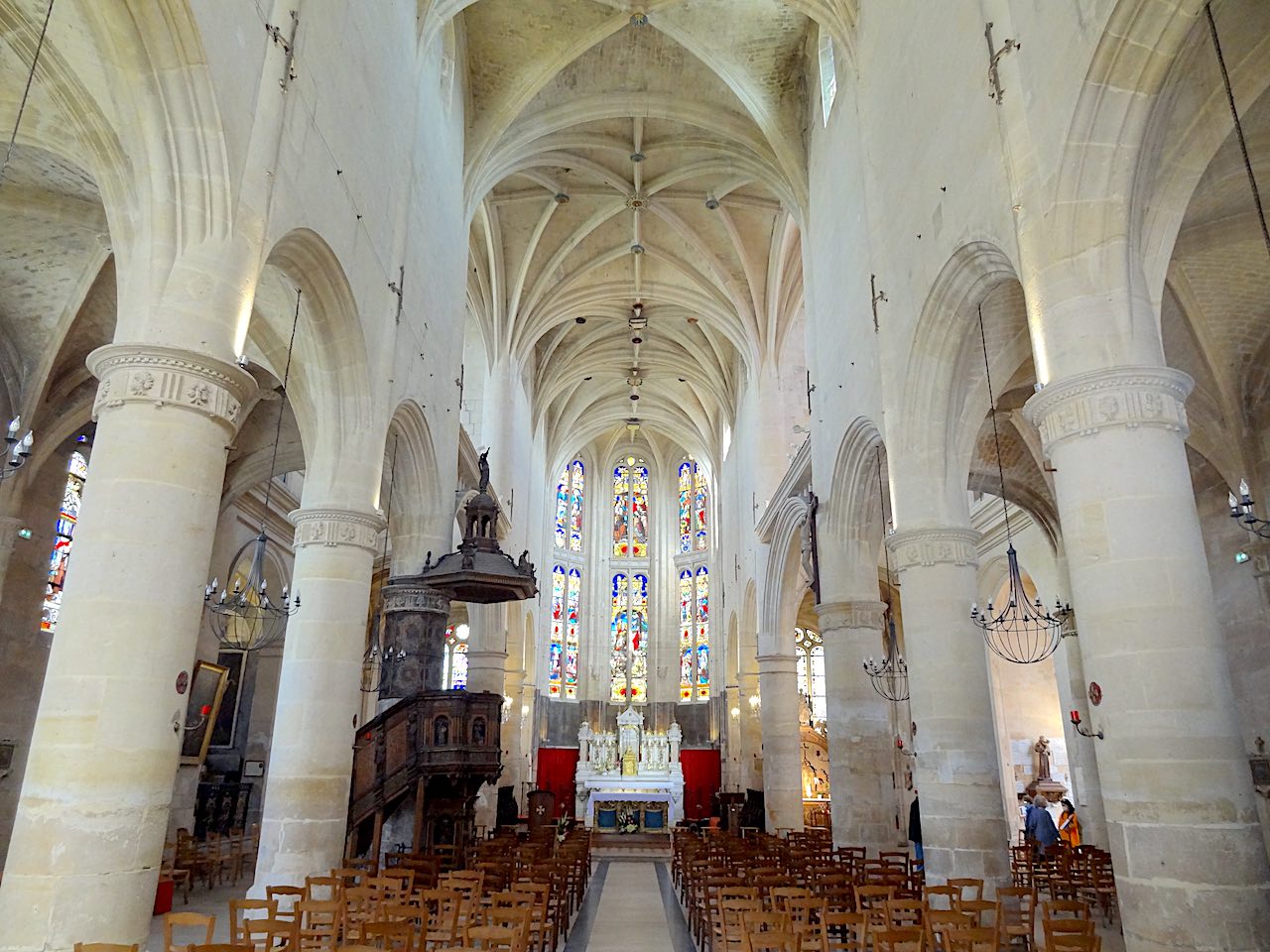 nef de l'église de l'Isle-Adam