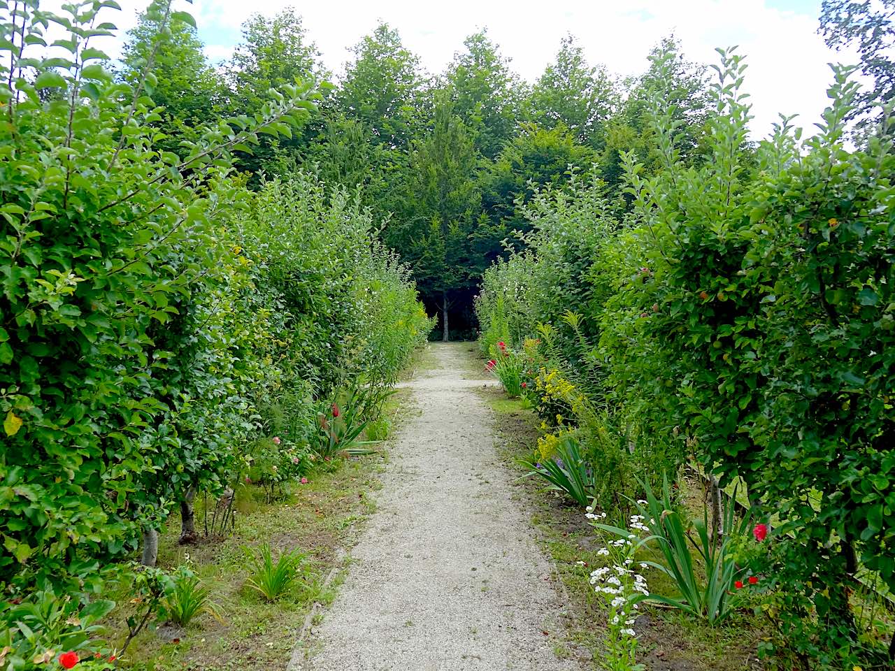 jardin de la maison de Cocteau à Milly la Forêt