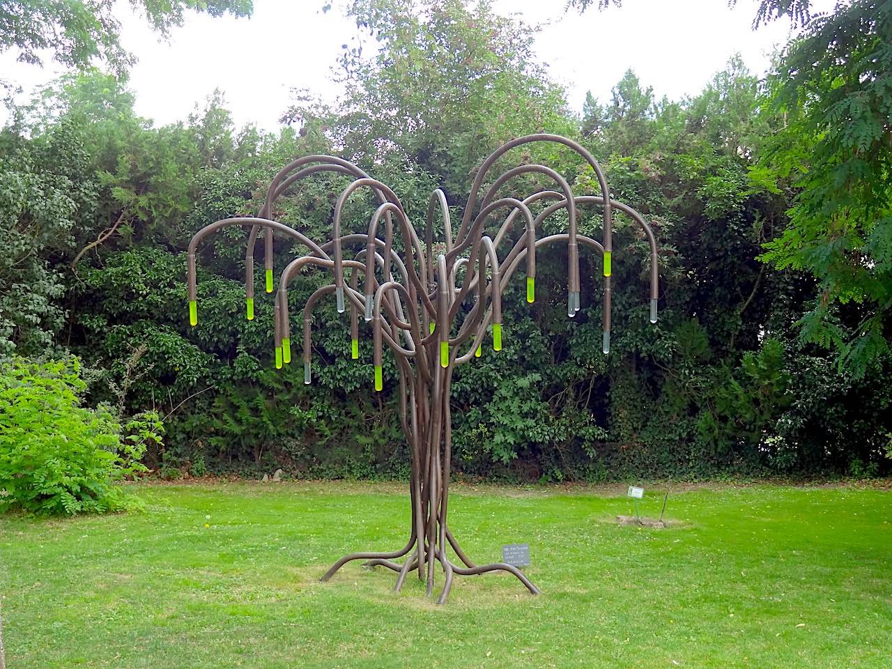 chapelle Cocteau à Milly-la-Forêt jardin